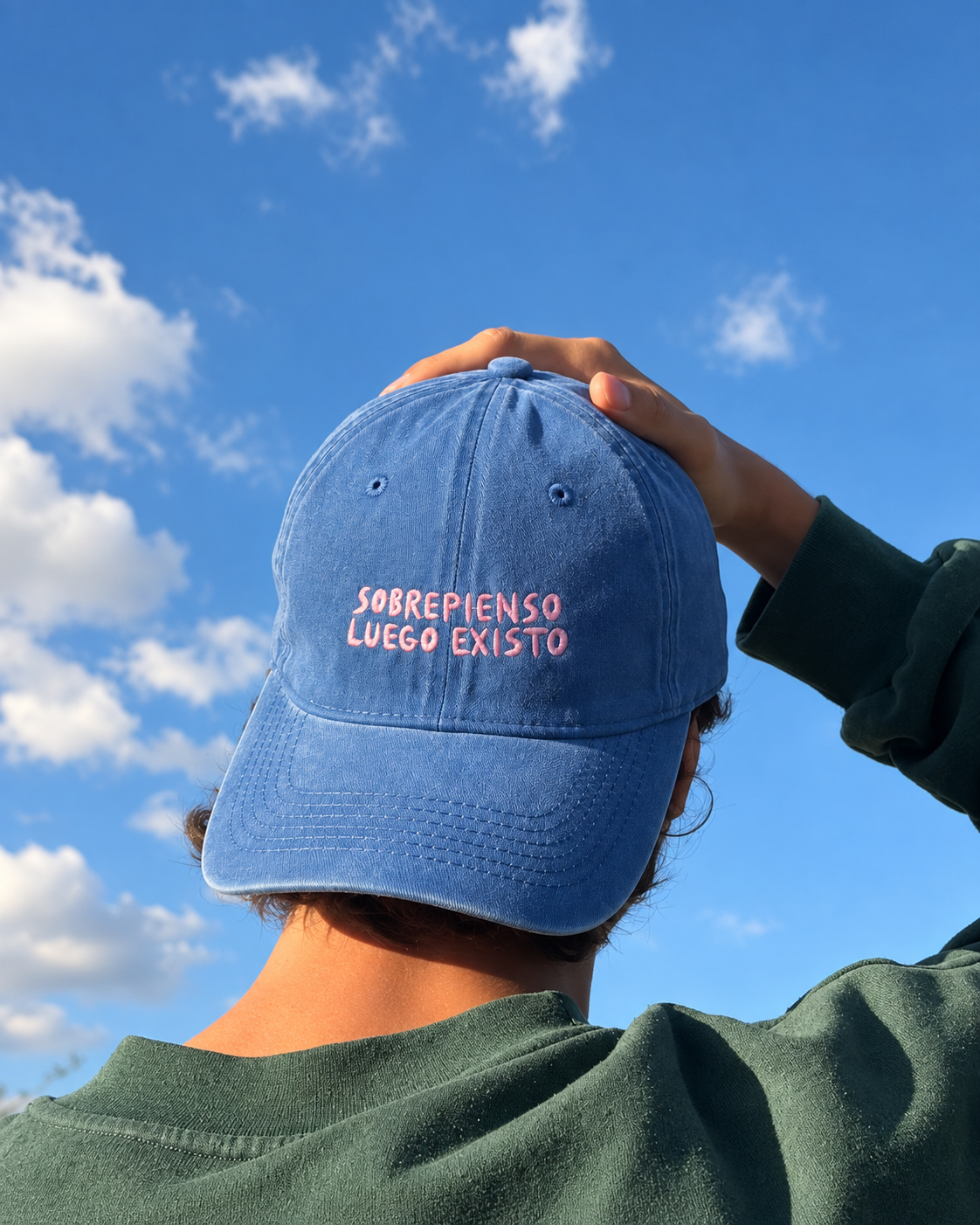 Gorra "Sobrepienso luego existo" azul