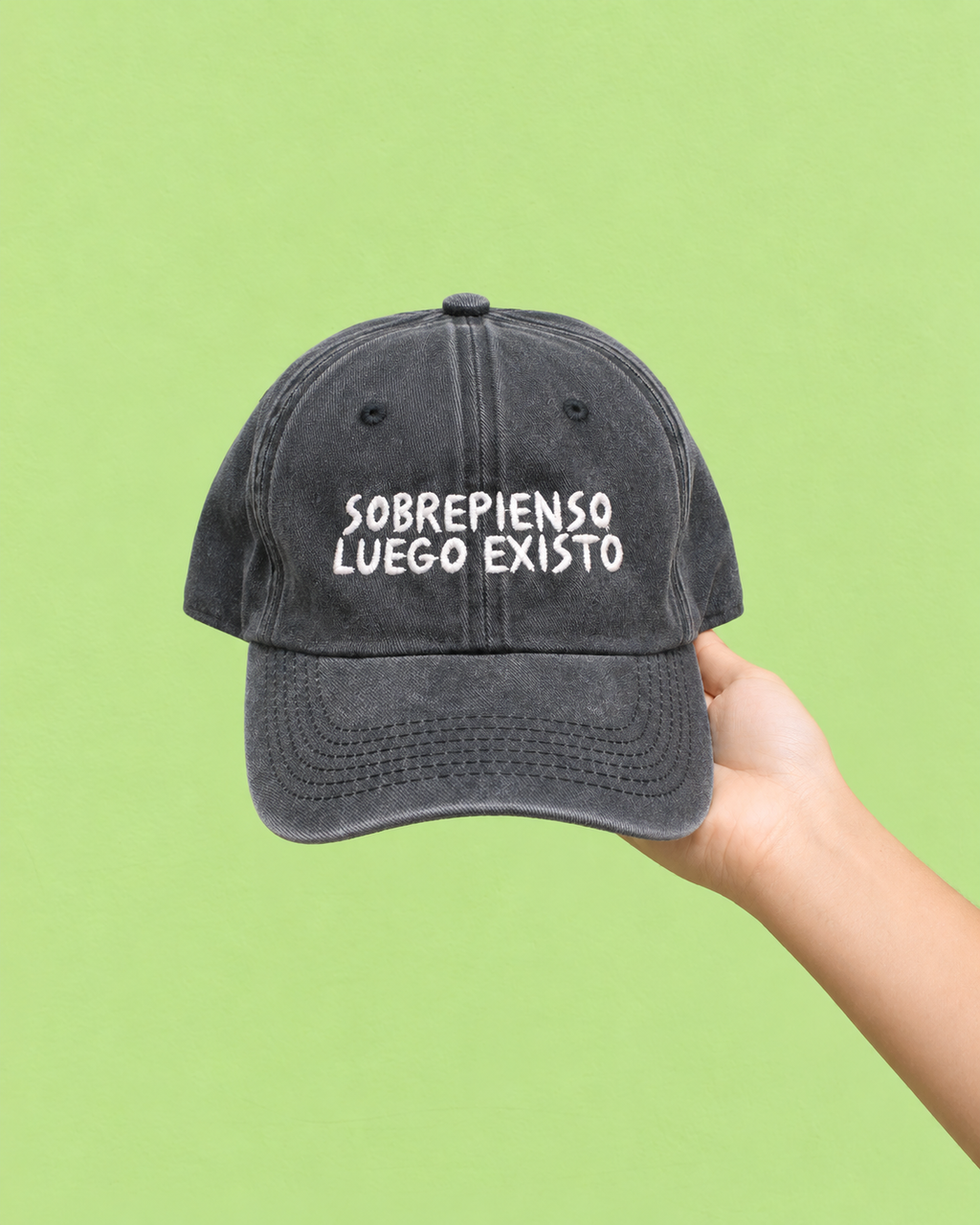 Gorra "Sobrepienso luego existo" negra