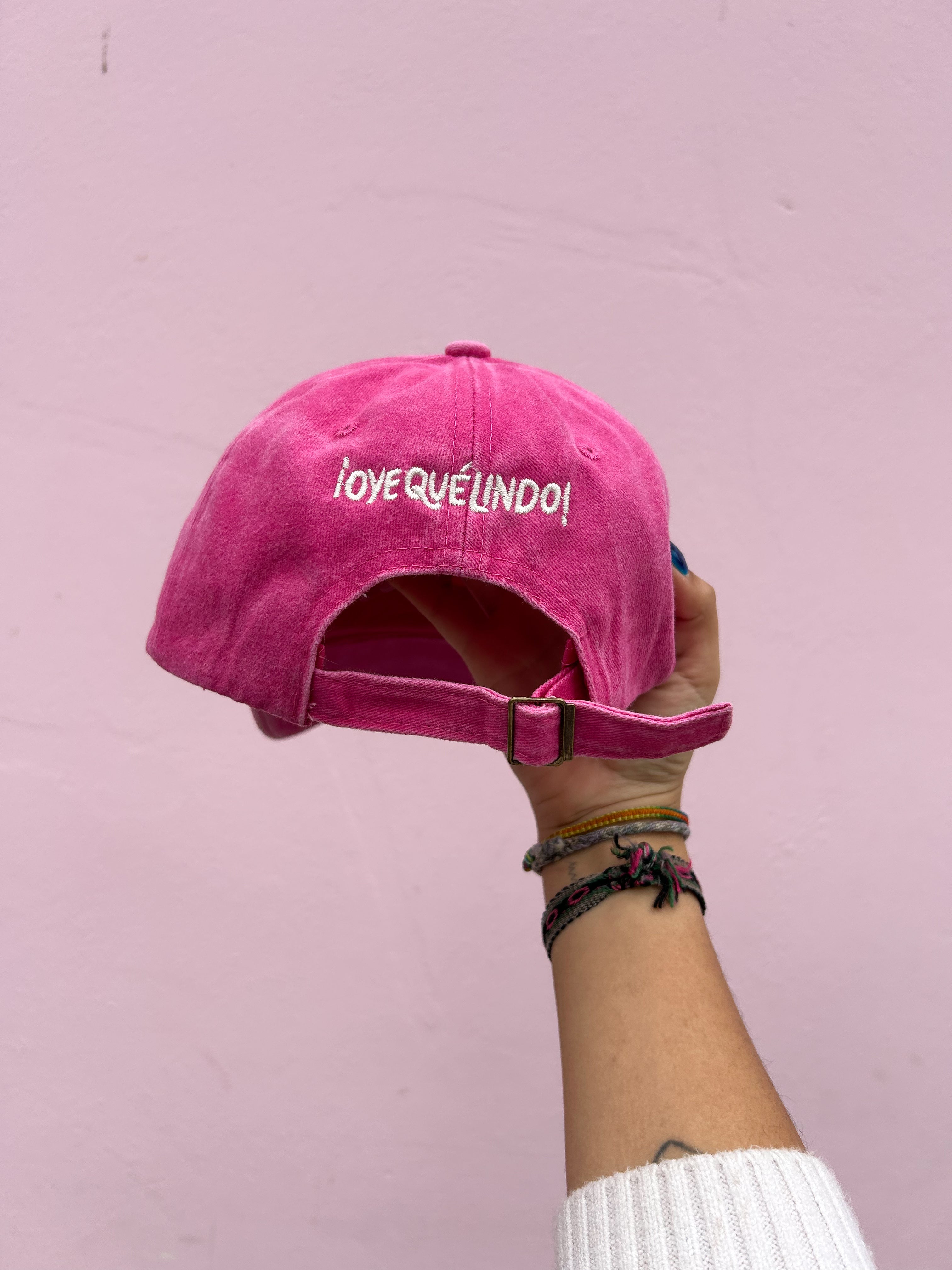 Gorra "Fan del chismecito" fucsia