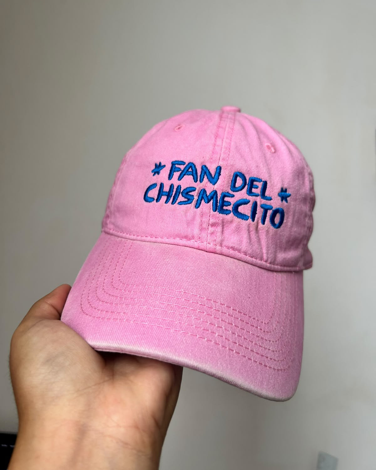 Gorra fan del chismecito baby pink azul